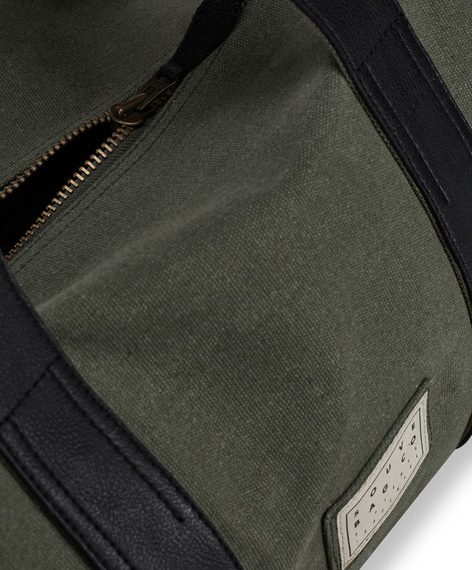 Lifve-Store-Hamburg-Eppendorf-Herrenmode-Denim-Jeans-Schott-Edwin-Vans-02_souve_dufflelarge_green_detail_grande