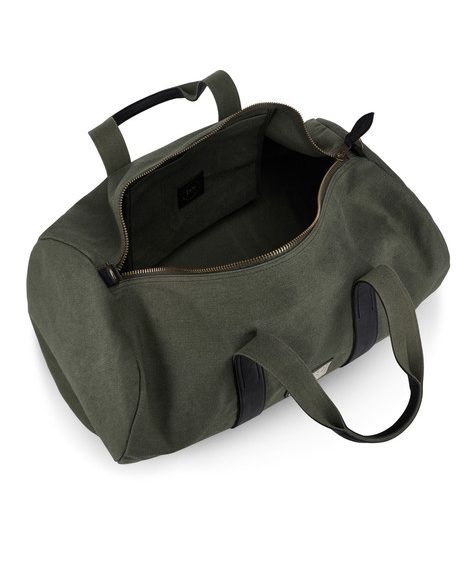 Lifve-Store-Hamburg-Eppendorf-Herrenmode-Denim-Jeans-Schott-Edwin-Vans-02_souve_dufflelarge_green_open_grande