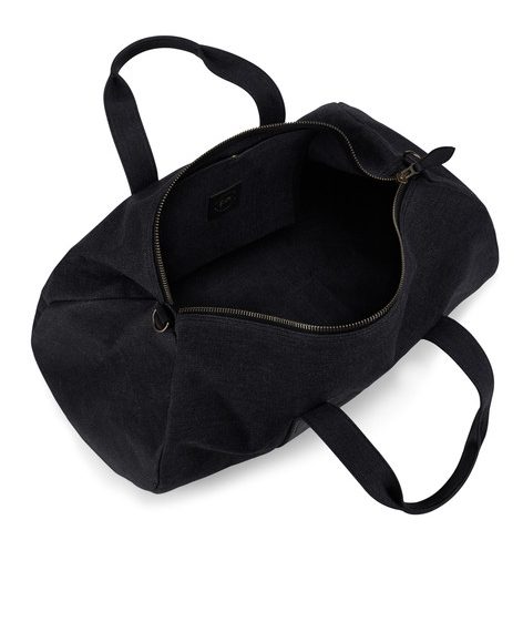 Lifve-Store-Hamburg-Eppendorf-Herrenmode-Denim-Jeans-Schott-Edwin-Vans-01_souve_dufflelarge_black_open_grande