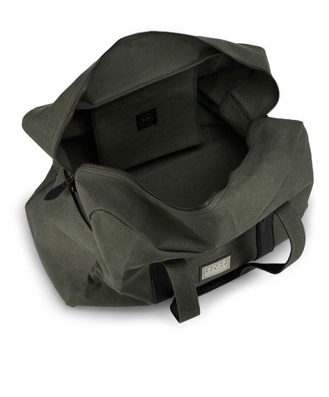 Lifve-Store-Hamburg-Eppendorf-Herrenmode-Denim-Jeans-Schott-Edwin-Vans-02_souve_travelbaglarge_green_open_grande