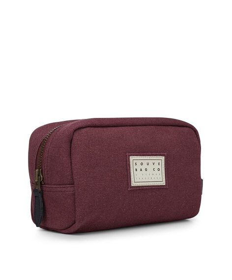 Lifve-Store-Hamburg-Eppendorf-Herrenmode-Denim-Jeans-Schott-Edwin-Vans-06_souve_washbag_bordeaux_side_grande